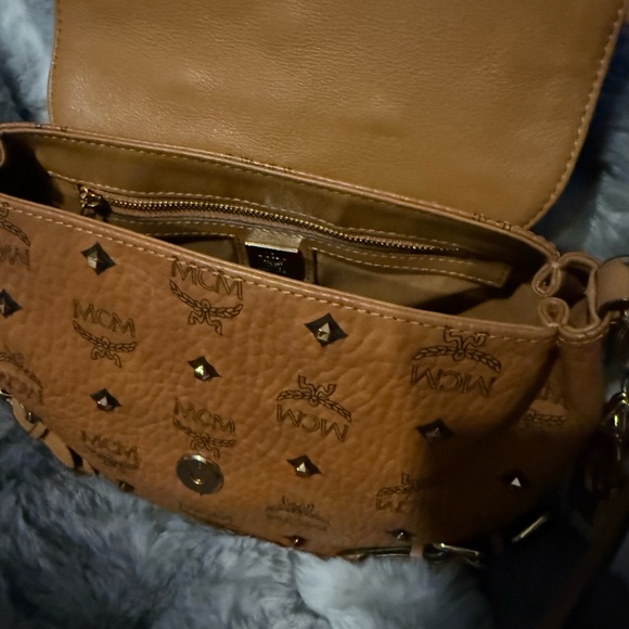 MCM Visetos Cognac Leather Shoulder Bag - Picture 10 of 14